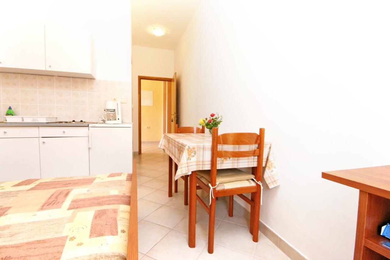 Apartments With A Parking Space Rovanjska, Paklenica - 6209 외부 사진